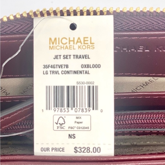 Michael Kors Jet Set
Travel Large Signature
Logo and Metallic Continental Wallet - Picture 11 of 11